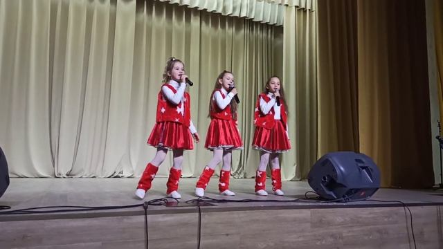 "Новый год" вокальная студия "Мелодия" смотреть онлайн