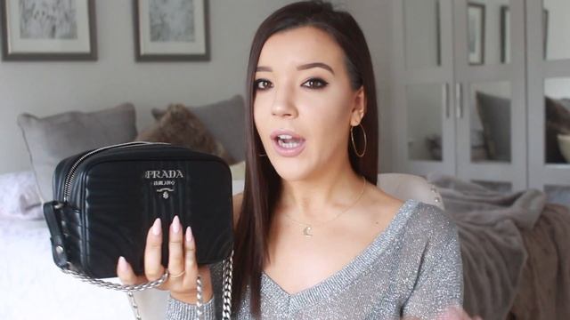 PRADA DIAGRAMME CROSS - BODY REVIEW & WHAT'S IN MY BAG смотреть онлайн