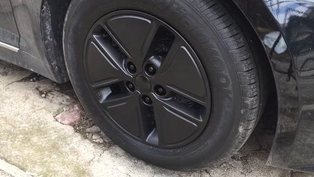 How to PlastiDip Your Wheels and Emblems black On My Kia Optima Hybrid DYI смотреть онлайн