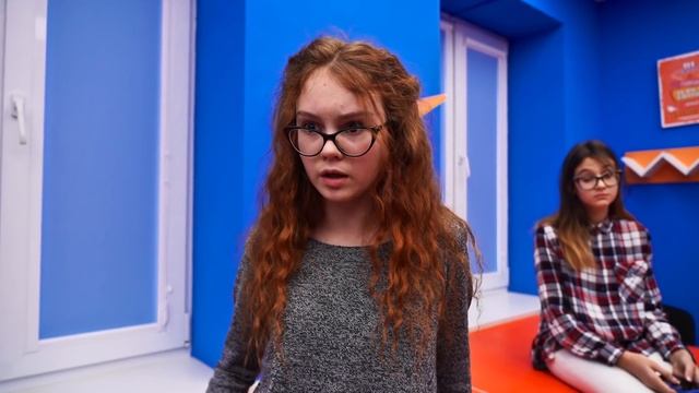 ДЕВОЧКИ ЗАПАЛИ НА СТАРШЕКЛАССНИКОВ!!! смотреть онлайн
