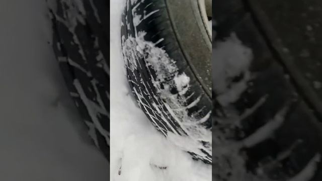 30.10.2023 " а у нас сегодня выпал снег, он похож на зимнюю сказку... " #мазда демио #замена колёс смотреть онлайн