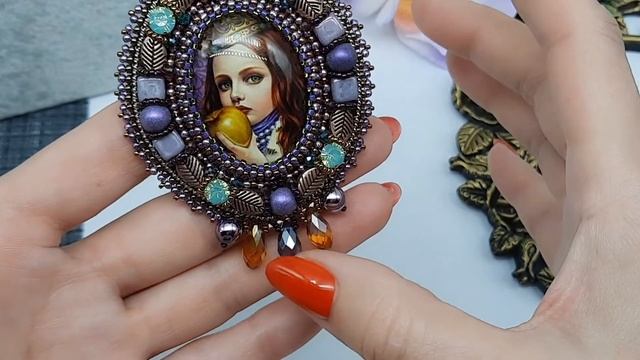 Украшения .Брошь из бисера "Девочка" смотреть онлайн