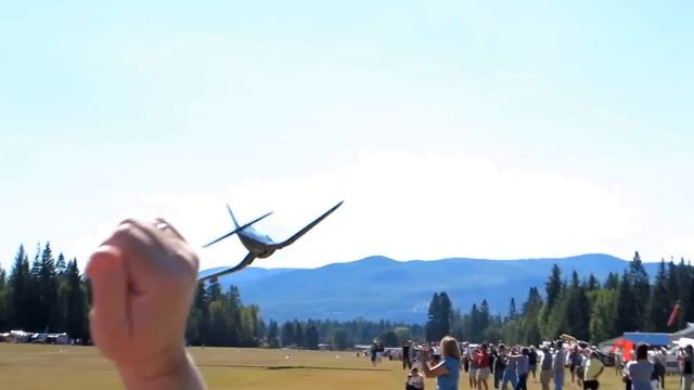 F4U Corsair - Ferndale Flyby Labor Day 2013 смотреть онлайн
