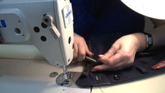 Как быстро заменить молнию на брюках. смотреть онлайн