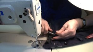 Как быстро заменить молнию на брюках.