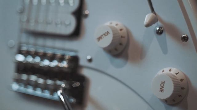 Электрогитара YAMAHA PACIFICA 012 WH смотреть онлайн