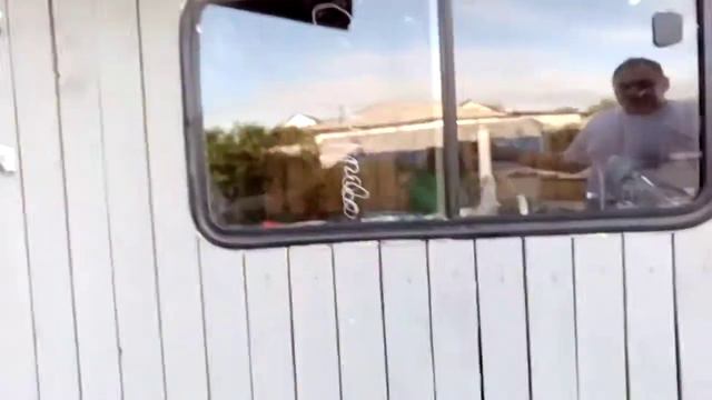 Оригинальное окно в мастерской смотреть онлайн