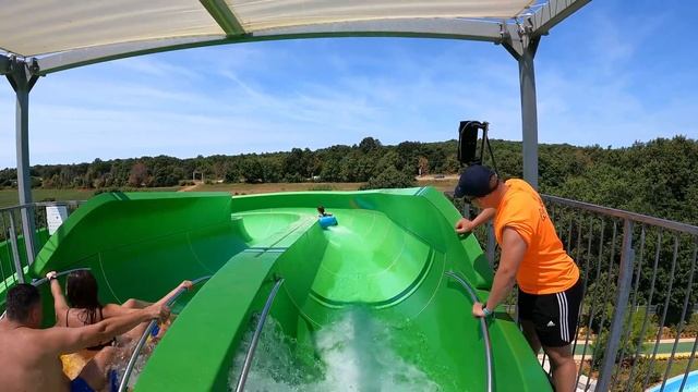 Water Bowl Slide at Aquapark Aquacolors смотреть онлайн