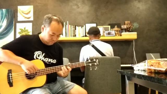 Isn't She Lovely (Stevie Wonder) - Daniel Purnomo on Ohana OBU-22 Bass & Steve Evans on keys смотреть онлайн