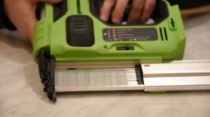 Аккумуляторный гвоздезабиватель Greenworks GD24BN обзор и тест