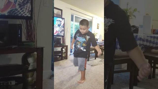 6 year old dancing to crazy frog смотреть онлайн