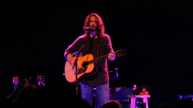 Chris Cornell - Like a Stone + Doesn't Remind Me (Toronto, Queen Elizabeth Theatre, April 20 2011) смотреть онлайн