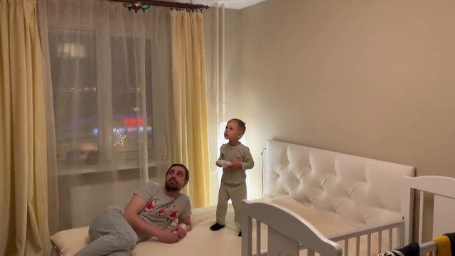 Малыш и квадрокоптер смотреть онлайн