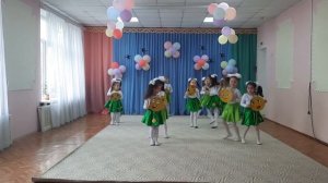 Танец в детском саду "Смайлики" (дети 5-6 лет)