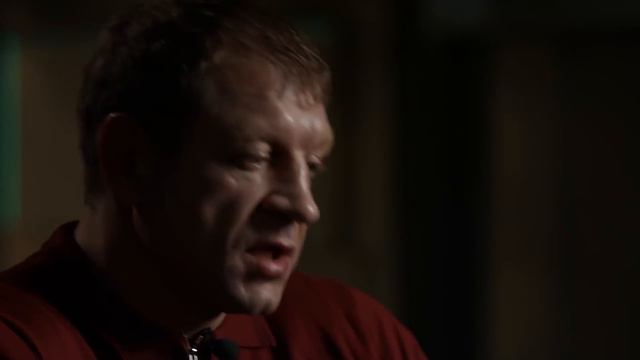 АЛЕКСАНДР ЕМЕЛЬЯНЕНКО - ЖЕСТКО О ДЕВУШКАХ И О ТОМ, ЧТО ОН РУССКИЙ смотреть онлайн