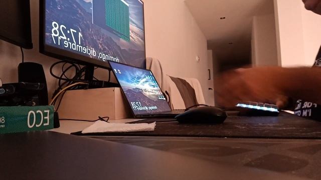 MacBook pro. monitores. drivers y comparativa con Linux. смотреть онлайн