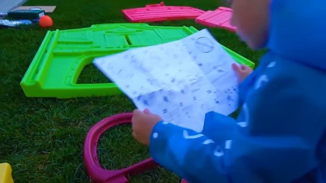 Сеня построил Домик Заправку, чтобы заправить Мини Байк смотреть онлайн