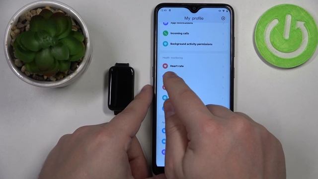 How to Measure Heart Rate on XIAOMI Redmi Smart Band Pro – Enable Health Monitor смотреть онлайн