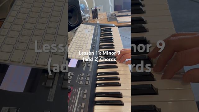 Lesson 11: Minor 9 (add 2) Chords смотреть онлайн