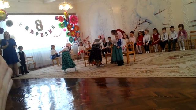 Бабушки старушки, ушки на макушке... смотреть онлайн