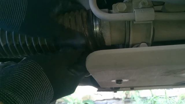 Замена хомута на пыльнике рулевой рейки Toyota Hilux Surf KZN185/1KZ-TE смотреть онлайн