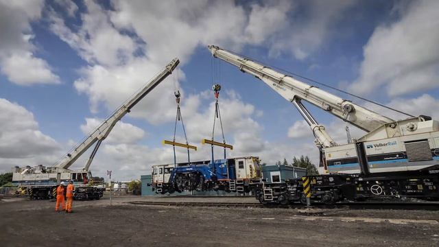 VolkerRail Kirow rail mounted crane - Tandem lifting capabilities смотреть онлайн