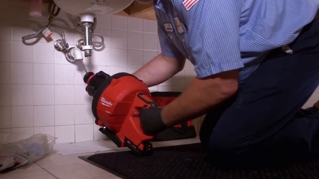 Аккумуляторная прочистная машина Milwaukee® M18 FUEL™ смотреть онлайн