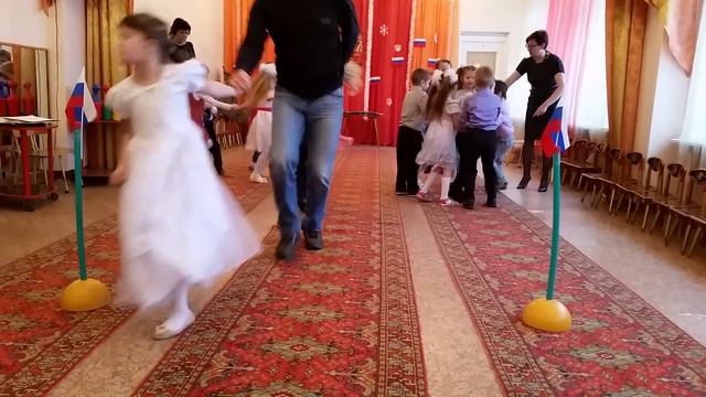 Утренник в саду 23 февраля смотреть онлайн