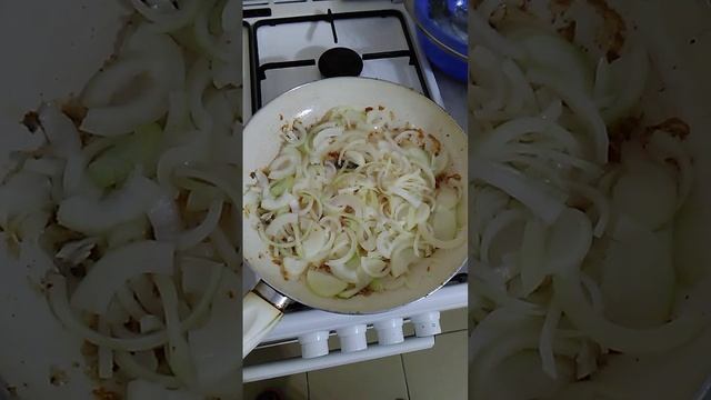 КАК ЛЕГКО ОЧИСТИТЬ СКОВОРОДУ ОТ ПРИЛИПШЕЙ ПИЩИ!!!