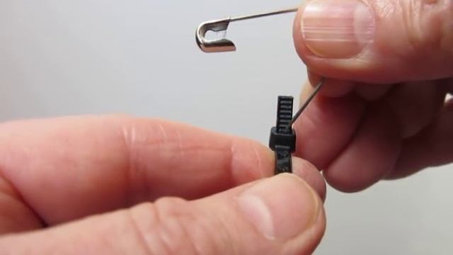 How to Open A Zip Tie Cable Tie with A Safety Pin 20150430 at 0228pm EDT смотреть онлайн