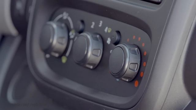 Nissan NV300 Combi - Drive, Interior and Exterior смотреть онлайн