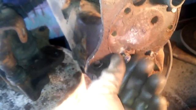 Как выкрутить закисший болт на цапфе авто. смотреть онлайн