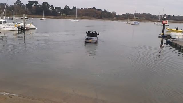 Awesome Amphibious Car / Rib - Very James Bond - Gibbs Humdinga