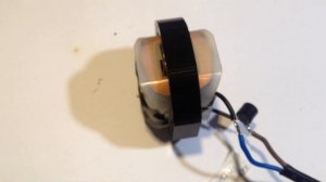 Как размагнитить отвертку,пинцет, переменным магнитным полем.