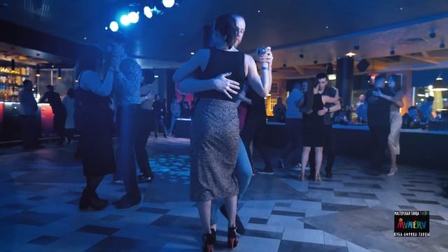 Олег и Зоя. Кизомба в Казани. Вечеринка мастерской танца МАНЭРА смотреть онлайн