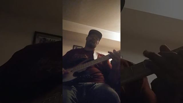 Bass'Face @ it agAIN(Sunbust Marcus Miller Bass V7)adjustment 2my neck & brigh смотреть онлайн