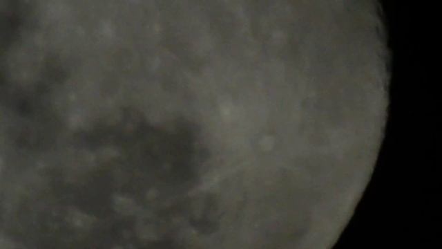 Moon in 40x. Video test Olympus sp-820 смотреть онлайн