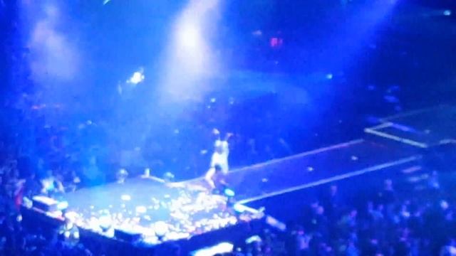 2017 02-03 Armin Only: Embrace Oracle Arena Armin Van Buuren- Flashlight смотреть онлайн