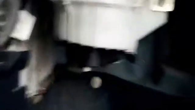 Замена салонного фильтра у Opel Corsa D со снятием бардачка смотреть онлайн