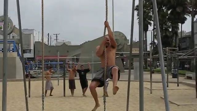 Venice Beach Rope Climb 1.5x No Stopping - Shahab Tehrani смотреть онлайн