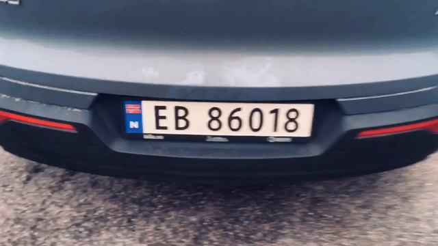 2021 - Volvo XC40 Recharge P8 - Thule Bike - volvolars.no смотреть онлайн