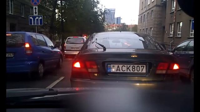 Fotopolicija.lt: "Opel Sintra" daro posūkį ne iš tos juostos смотреть онлайн