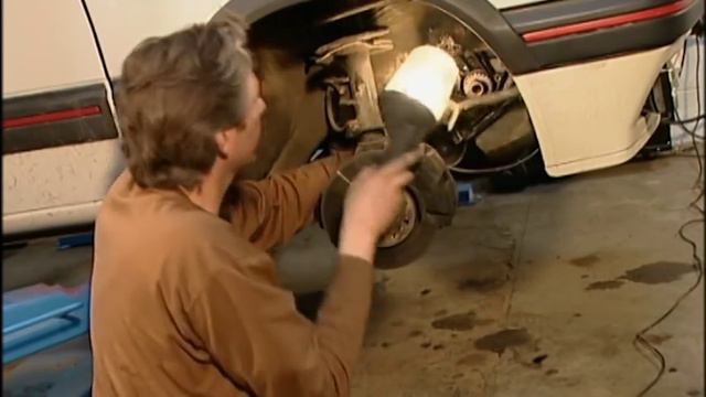 Changing the Cambelt - Peugeot 205 - Wheeler Dealers