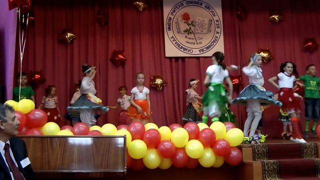 28 ЛИЦЕЙ ЙОШКАР-ОЛЫ. "ТАНЕЦ КОЗЫ И КОЗЛЯТ" смотреть онлайн