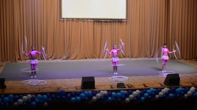 "Игры с обручами" 20 лет ЦИРКу НАДЕЖДА смотреть онлайн