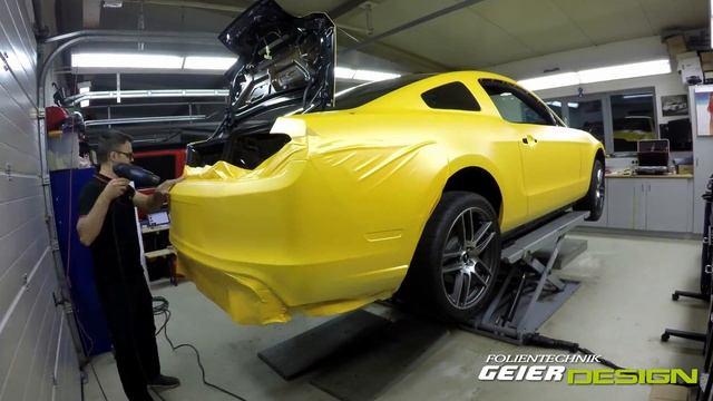 Ford Mustang Boss 302 Vollverklebung in Sunflower metallic matt - Car Wrapping смотреть онлайн