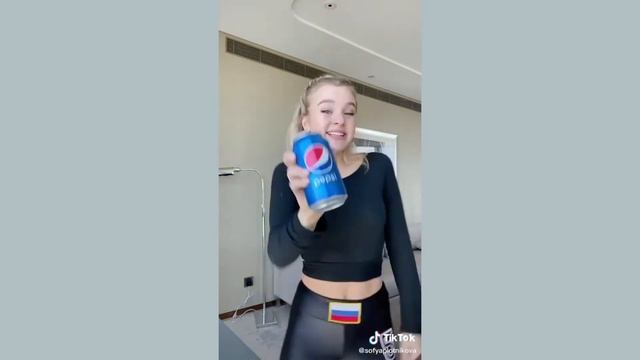 @Sofyaplotnikova в Тик Ток лучшие видео Софии смотреть онлайн