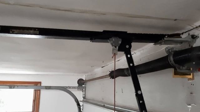 Quick Fix: Genie Garage Door Opener Won't Reengage--Model PMX500IC/B смотреть онлайн