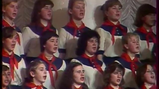 Песня Крылатые качели смотреть онлайн