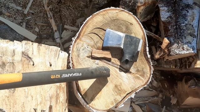 Fiskars имеет свойство ломаться. Не прошёл испытания колдырей. Сломали Fiskars X21
